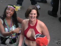 Mardi gras girls flashing their tits for beads movies at freekilosex.com
