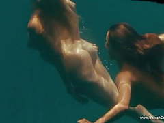 Kelly brook & jessica szohr nude & sexy - piranha - hd videos