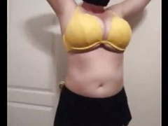 36 g saggy tits bbw milf lateshay big yellow bra strip tubes