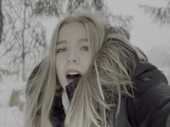 18 jahriges teen wird im wald bei schnee gefickt