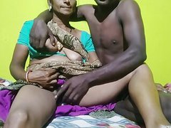 Desi village bhabhi has sex in desi