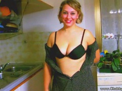 DailyAdult presents: Bbw housewife gives funtime bj