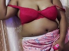 Desi hot sexy mature bhabhi girl fucking herself with dildo sex toy.