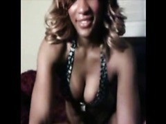 Ebony hottie strips and seductive on webcam
