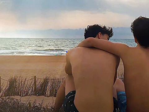 KiloVideos presents: Staxus :: beach boy bangers :: surfer friends, can't contain their passion on the beach