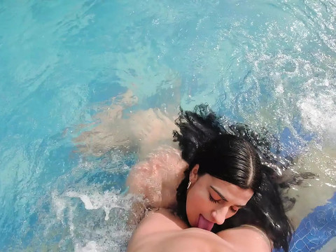 ChiliMom presents: Language against language... a wet and delicious battle between two queens - porn in spanish