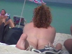Many hotties at the nude beach