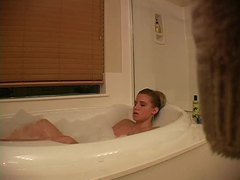 MistTube presents: Hot girl in the bathtub